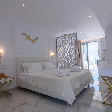 Dionisos Suites Lixouri Exterior photo