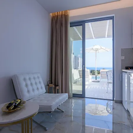 Dionisos Suites Lixouri Exterior photo