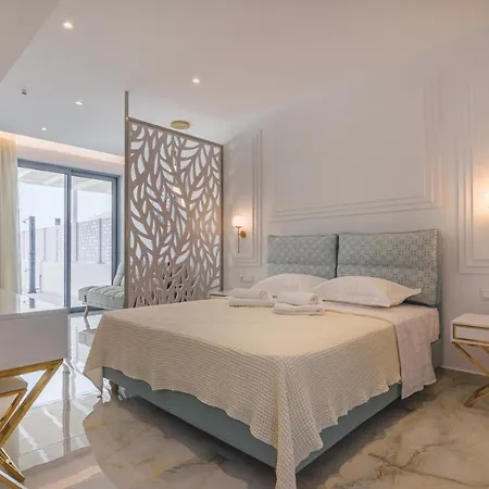 Dionisos Suites Lixouri Exterior photo