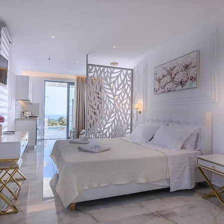 Dionisos Suites Lixouri Exterior photo