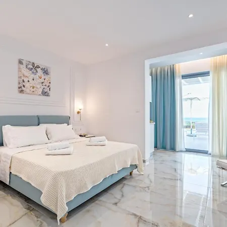 Dionisos Suites Lixouri Exterior photo