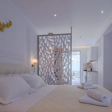 Dionisos Suites Lixouri Exterior photo