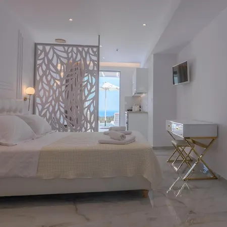 Dionisos Suites Lixouri Exterior photo