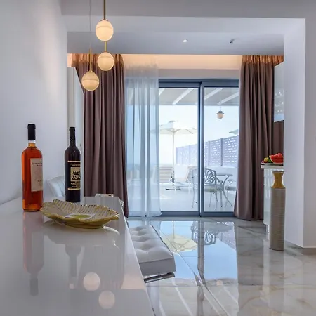 Dionisos Suites Lixouri Exterior photo
