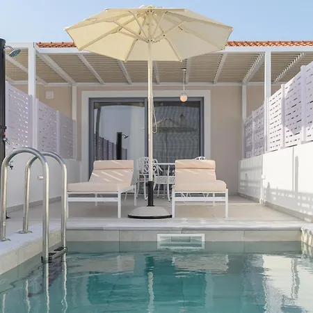 Dionisos Suites Lixouri Exterior photo